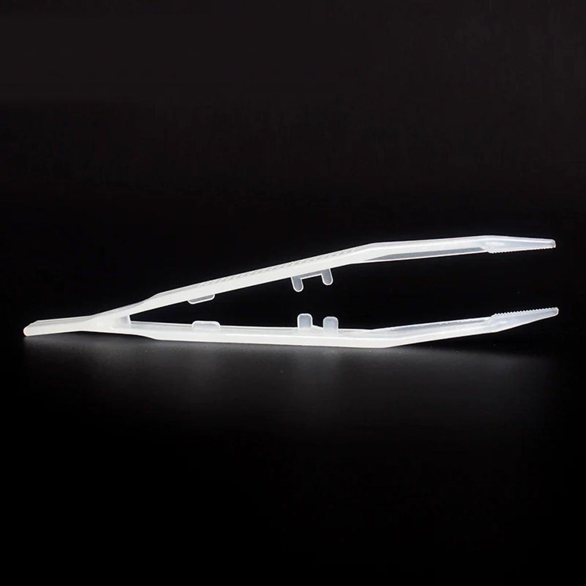 18cm Plastic Luminous Tweezer Feeding Tongs Straight for Reptile Feeder White