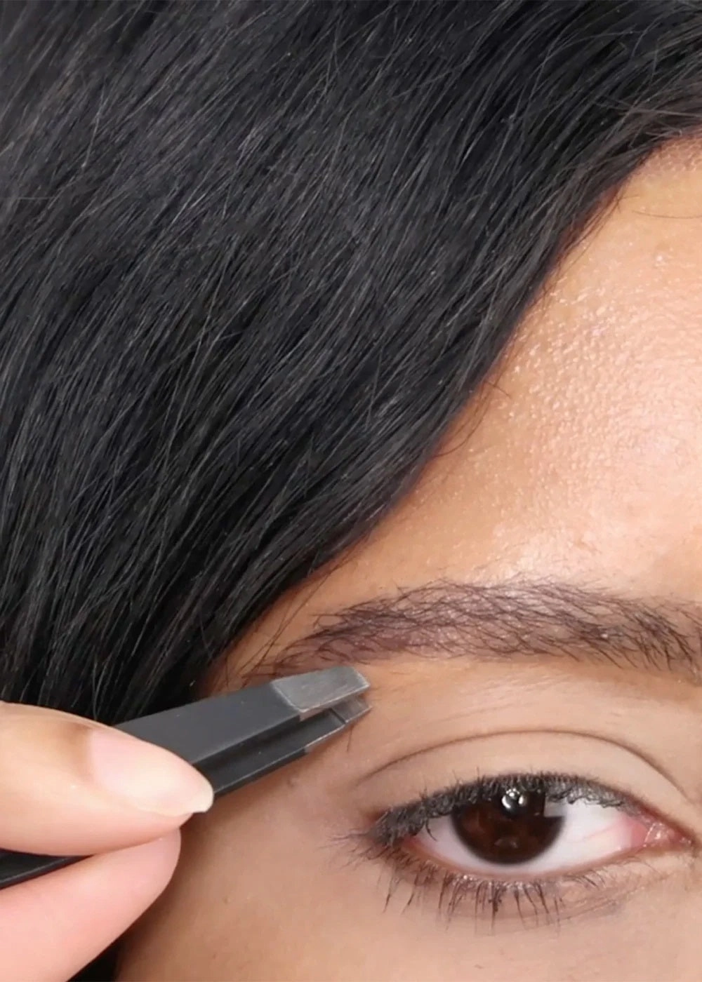 AOA Precision Slant Tweezer | Black