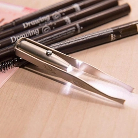 PerfectEyebrows™ Led Light Tweezers