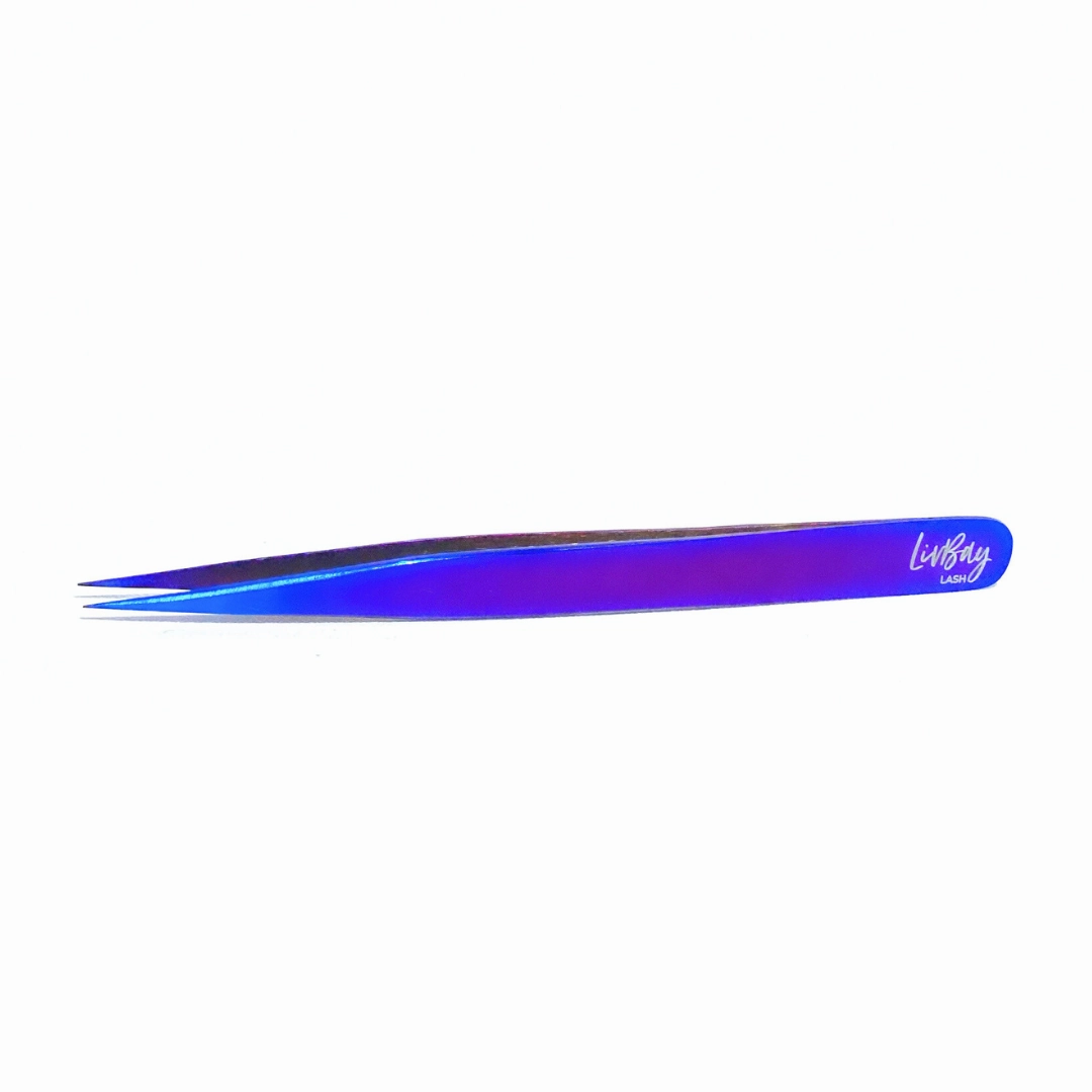 Straight To The Point Lash Tweezer