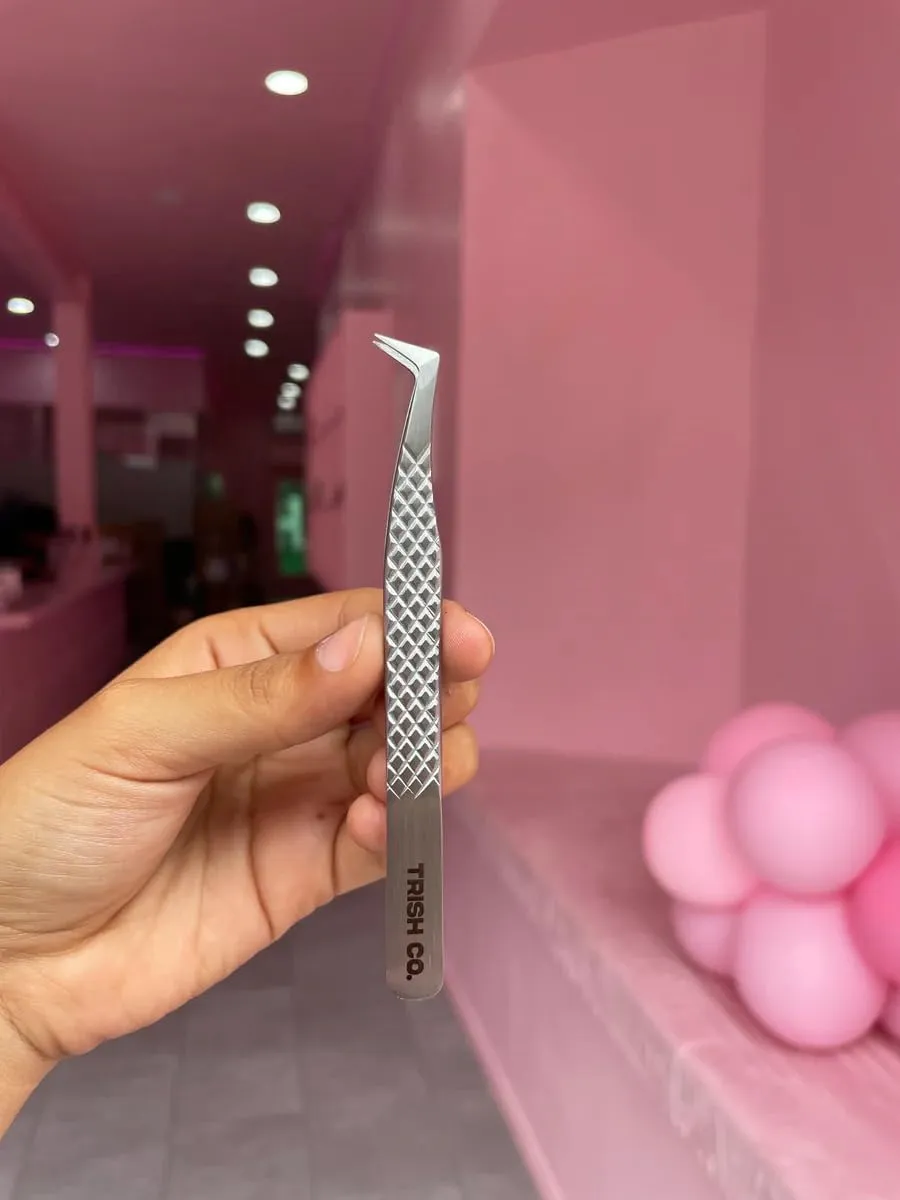 TRISH COSMETICS| Volume Boot Tweezer For Eyelash Extensions