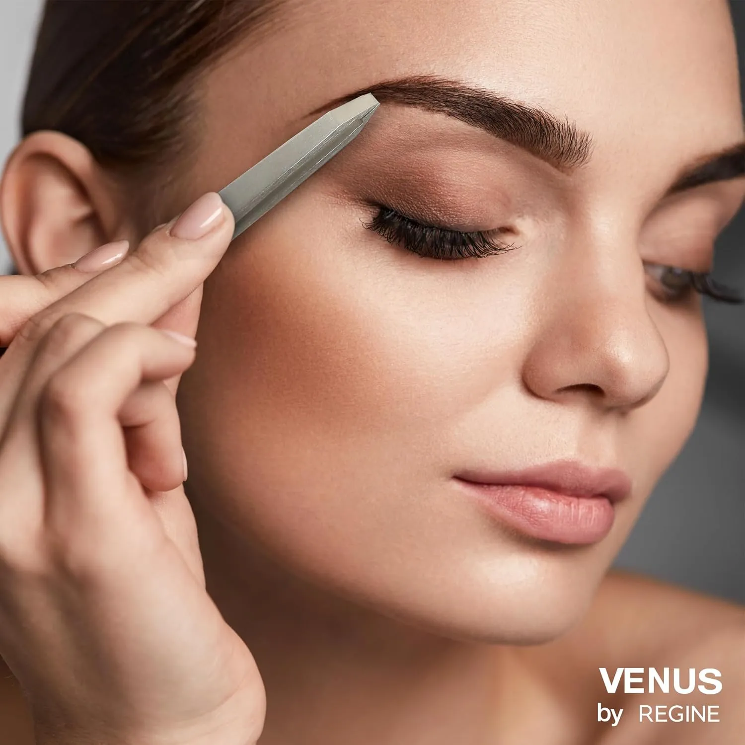 Venus by Regine Slant Tweezers - Handmade Precision Tool for Women & Men, 25-Degree Angle for Shaping Eyebrows & Grooming Facial Contours, Suitable for Eyebrow & Facial Hair Removal (Stainless Steel)