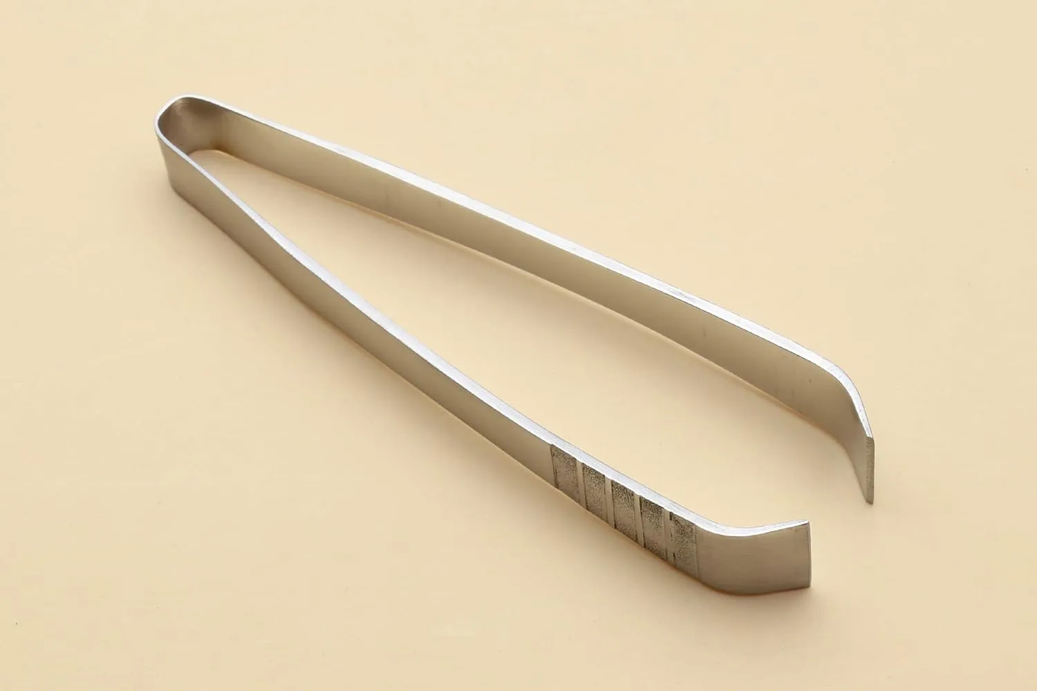 Yoshihiro Non-slip Fish Bone Tweezer Japanese Sushi Chef's Garnishing Tool (Eastern Type-non-slip)